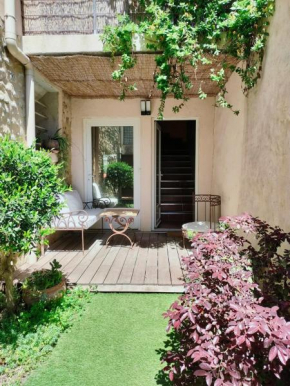 La magnanerie colorée. (5 personnes, 3 chambres)